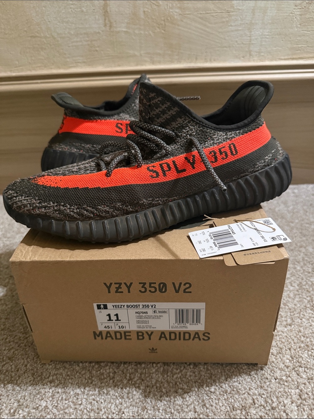 Men’s Yeezy Adidas Carbon Beluga Boost 350 V2  original box and tags